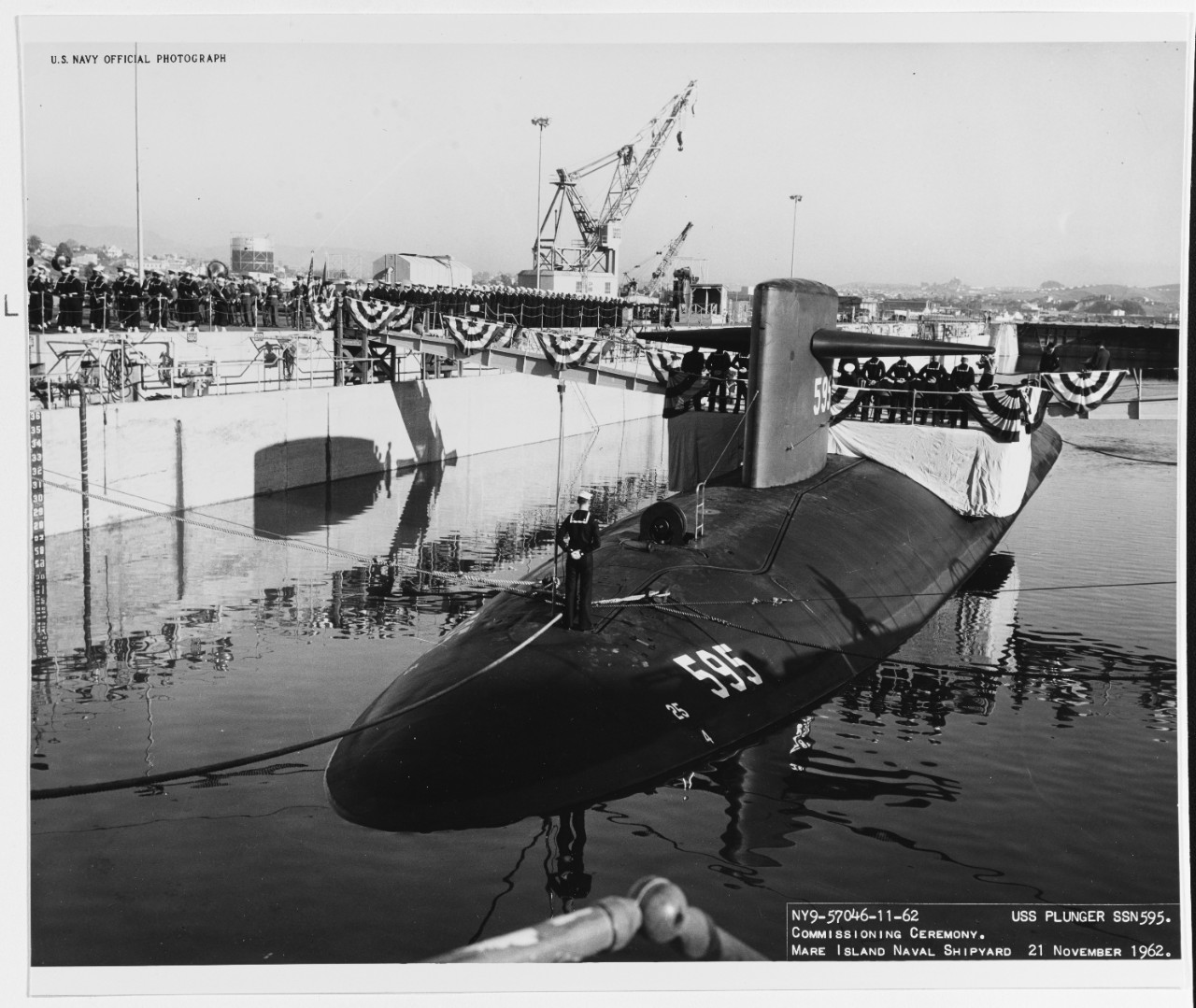 USS PLUNGER (SSN-595)