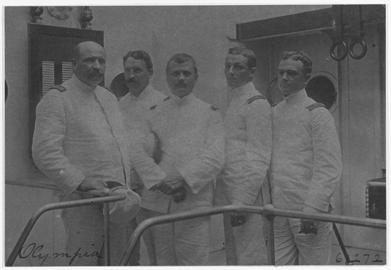 USS OLYMPIA (C-6), officers on board 