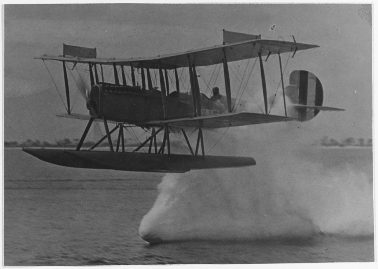 Curtiss R-6L seaplane