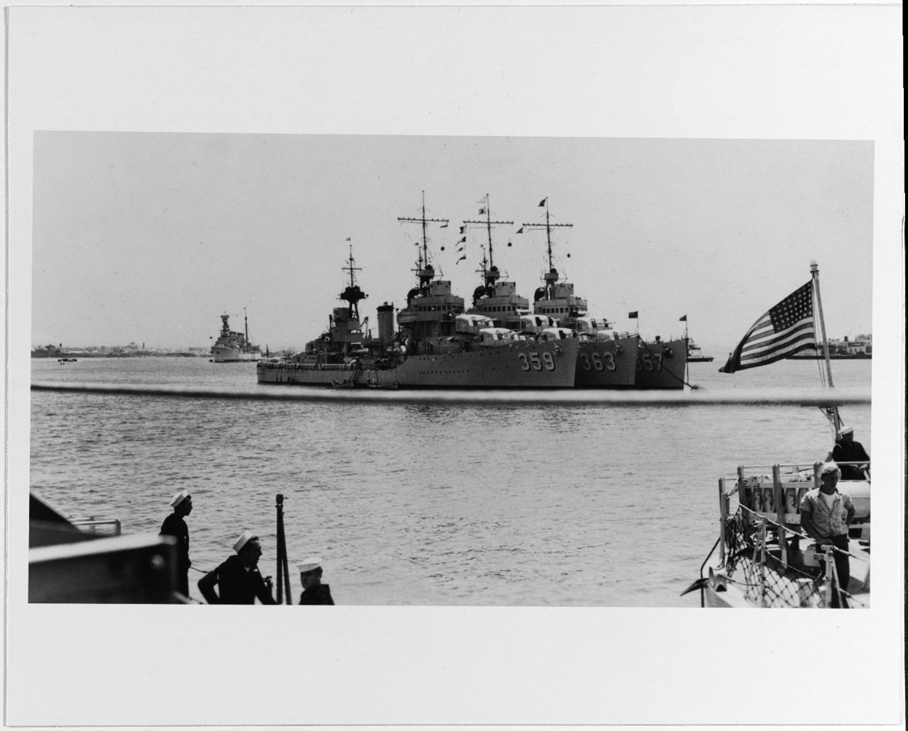 Photo #: NH 45221  USS Winslow (DD-359) USS Balch (DD-363) USS Selfridge (DD-357)