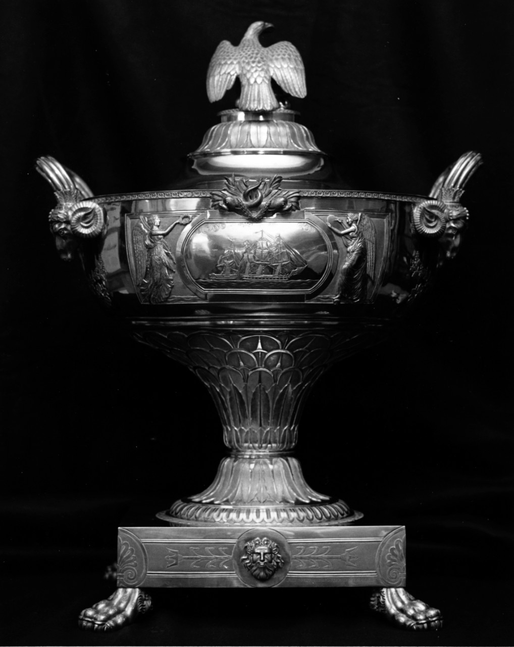 NH 48965 Silver urn presented to Captain Isaac Hull, USN,