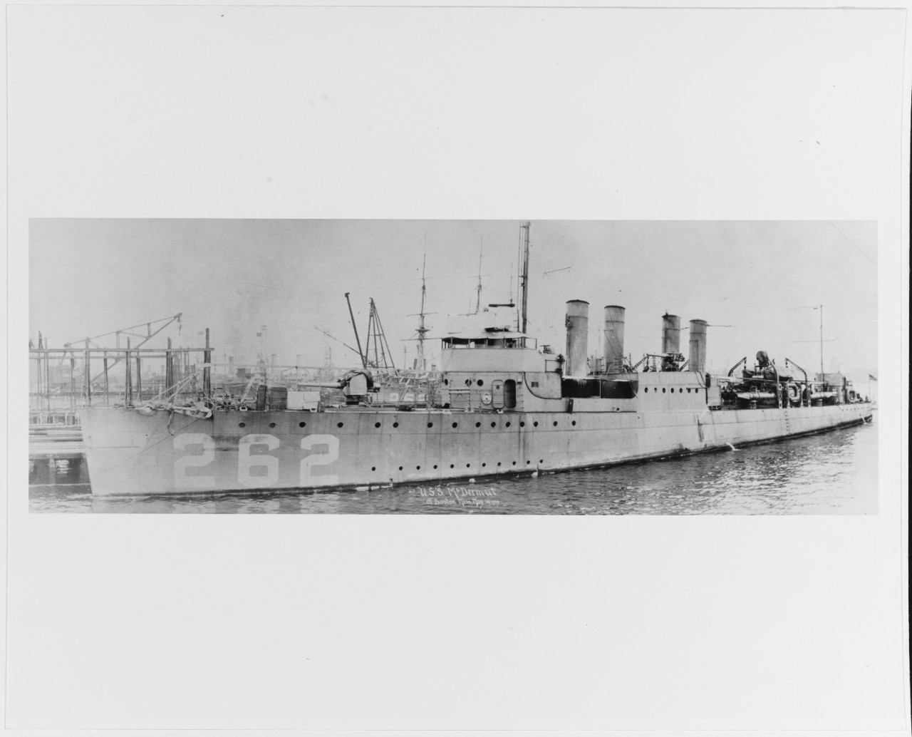 USS McDERMUT (DD-262)