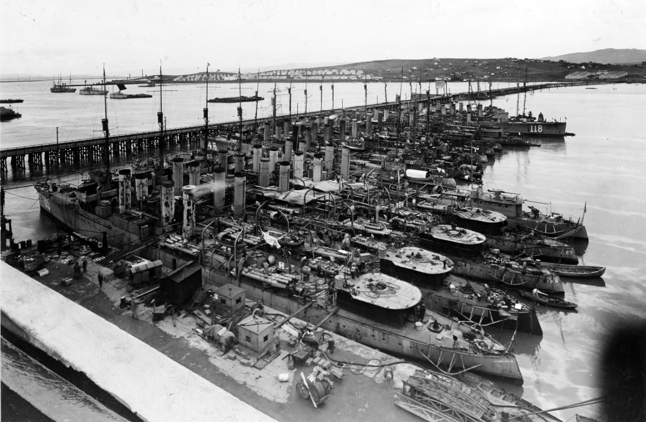 Photo #: NH 50325  Destroyers refitting at the Mare Island Navy Yard, California