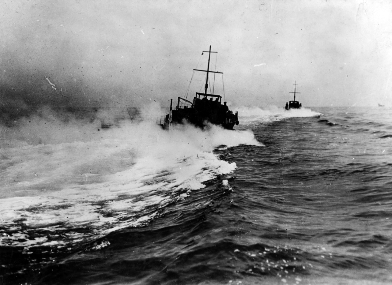 U.S Navy Submarine Chasers at sea in August 1918.