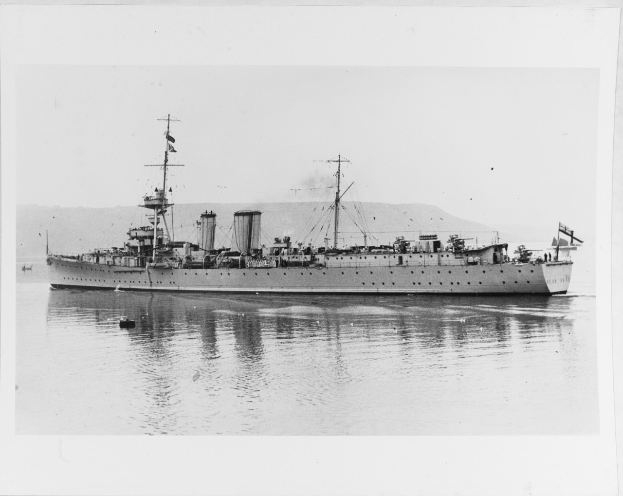 HMS ADVENTURE (British minelayer, 1922)