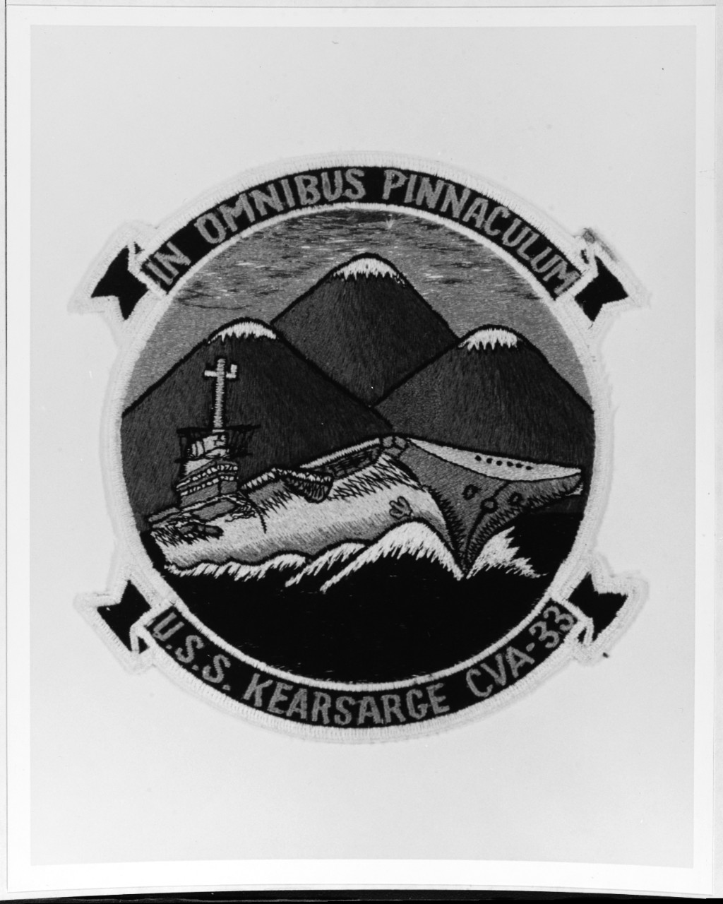 Insignia:  USS KEARSARGE (CVA-33)