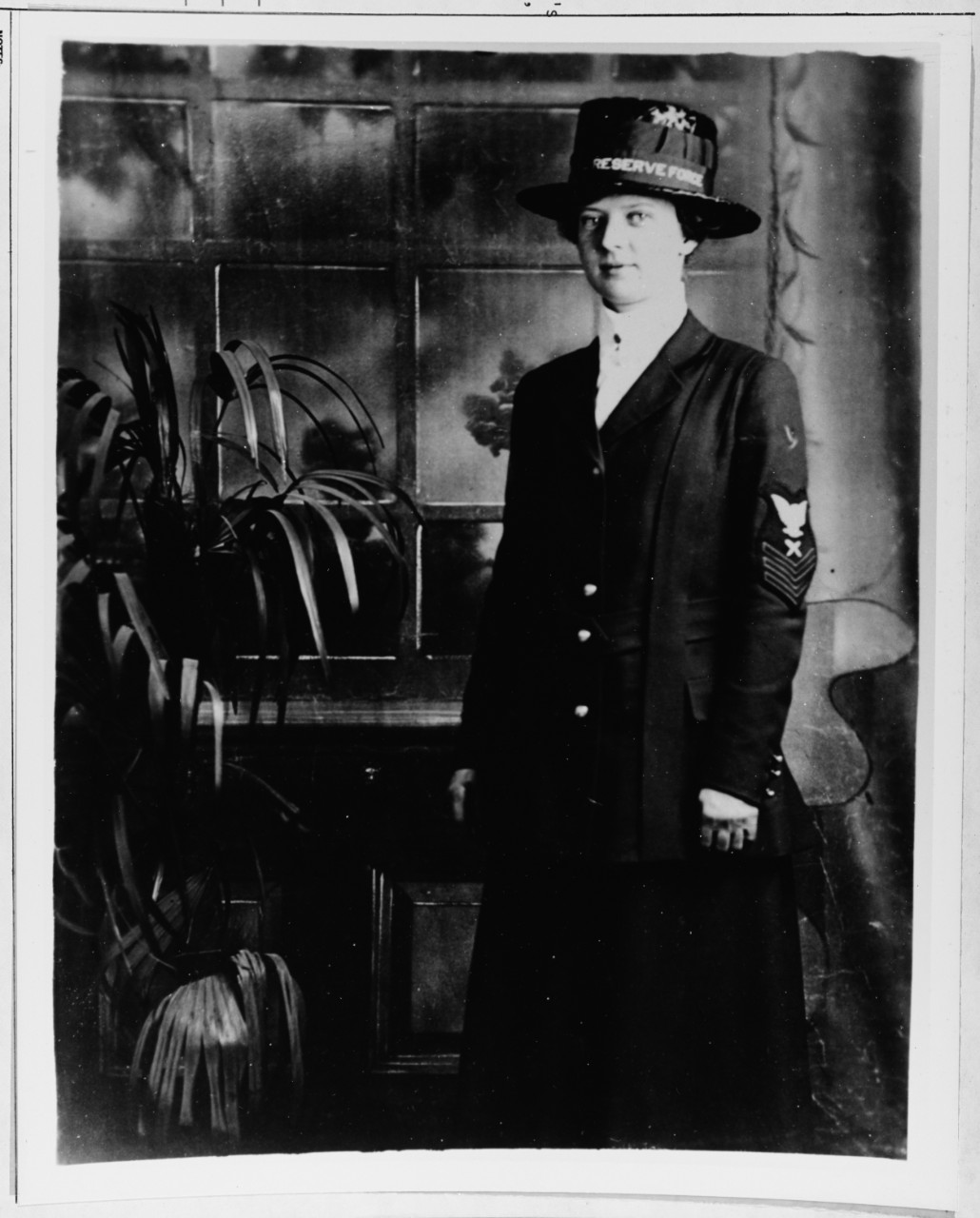 Yeoman (female) First Class Marion F. Walsh, USN Reserve Force, 1918