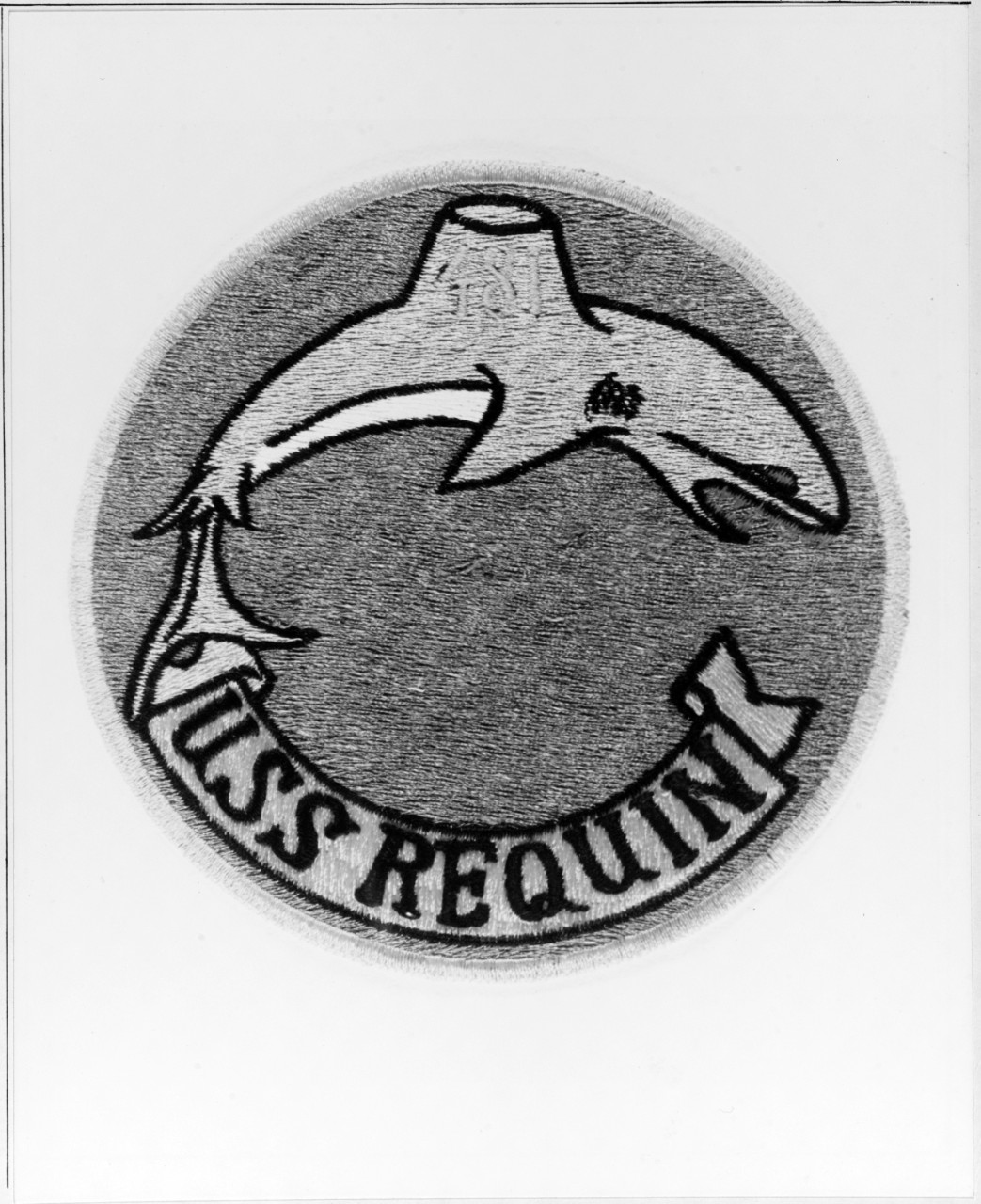 Insignia:  USS REQUIN (SS-481)