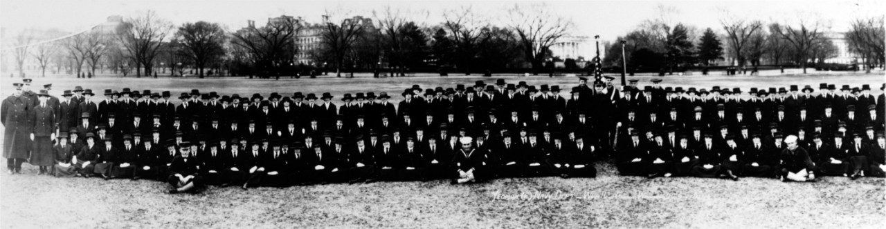 Photo #: NH 65622  &quot;Yeomen (F), Navy Department, White House Grounds, Washington, D.C., February 1919&quot;