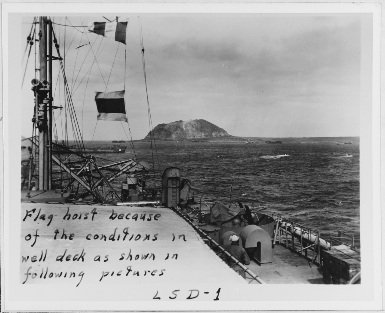 Flag hoist, USS ASHLAND (LSD-1)
