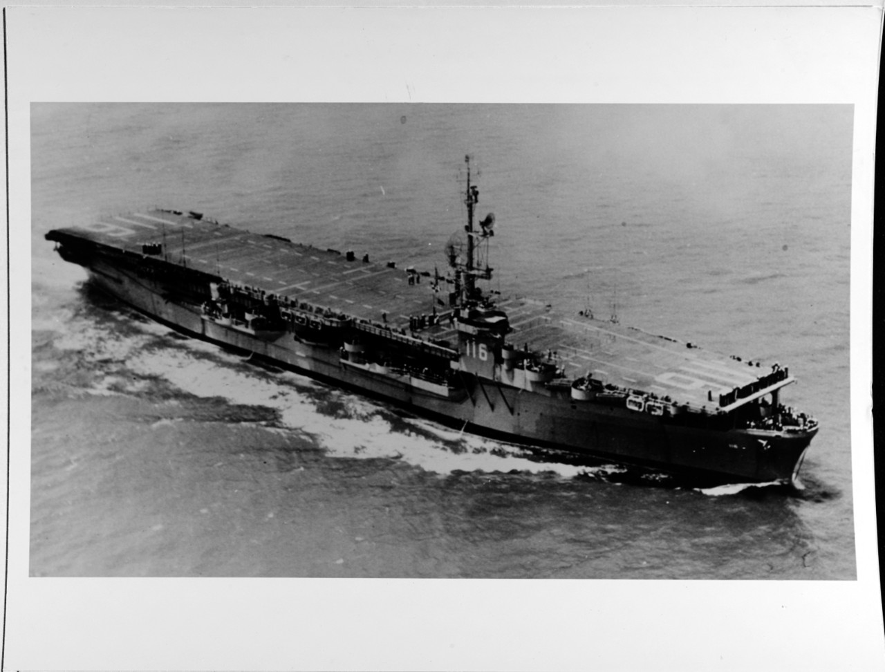 USS BADOENG STRAIGHT (CVE-116)