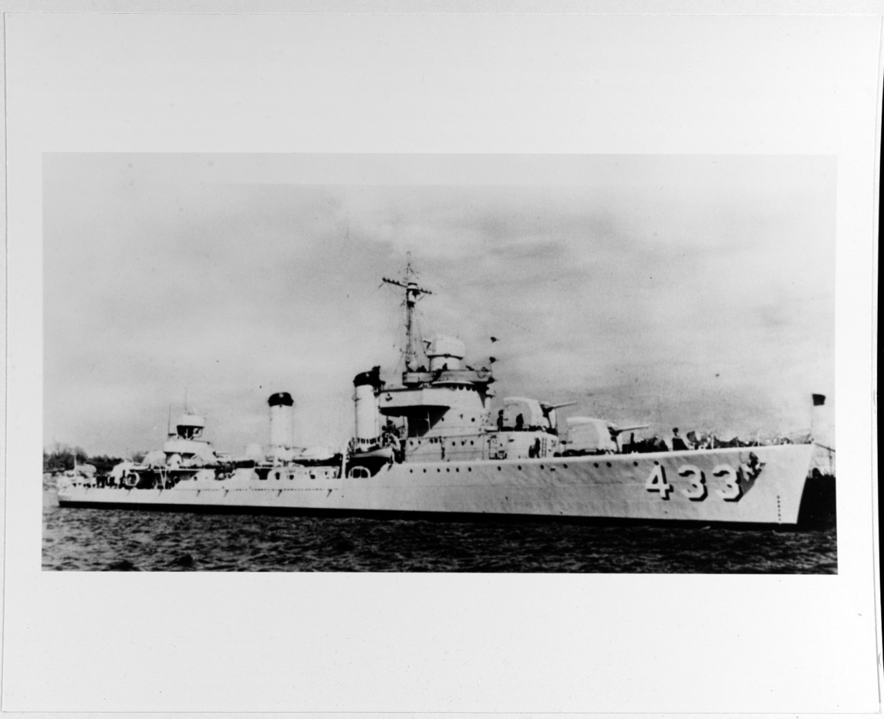 Photo #: NH 67720  USS Gwin (DD-433)
