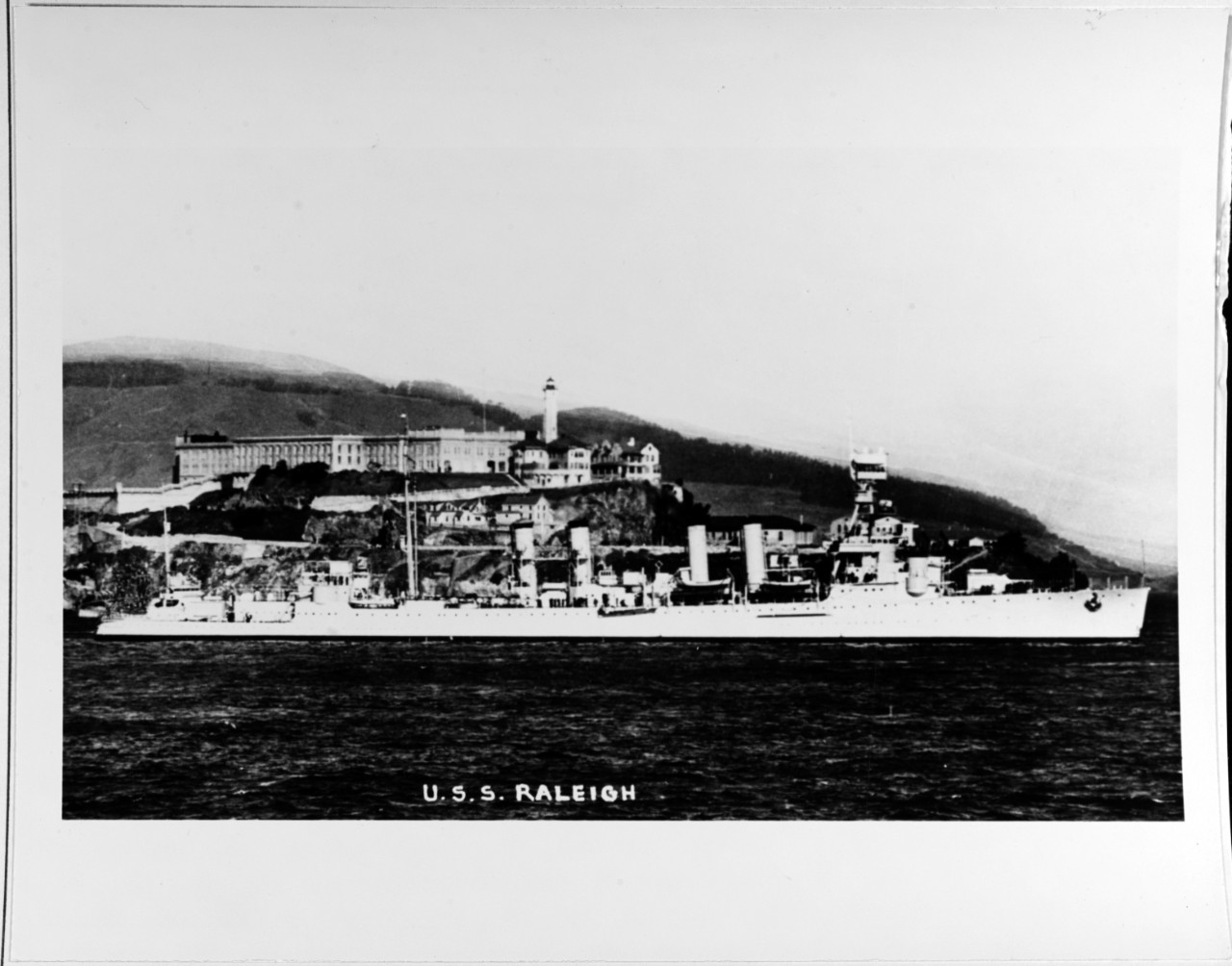 USS RALEIGH (CL-7) 1924-1946.