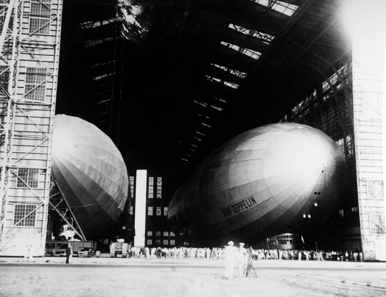 Photo #: NH 69168  German Dirigible Graf Zeppelin (LZ-127)