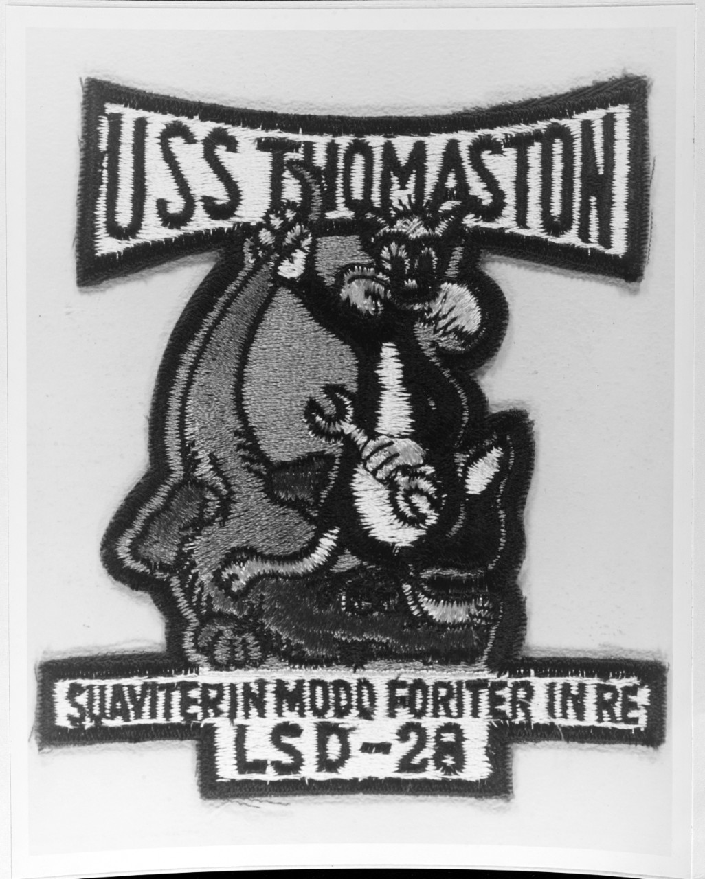 Insignia:  USS THOMASTON (LSD-28)