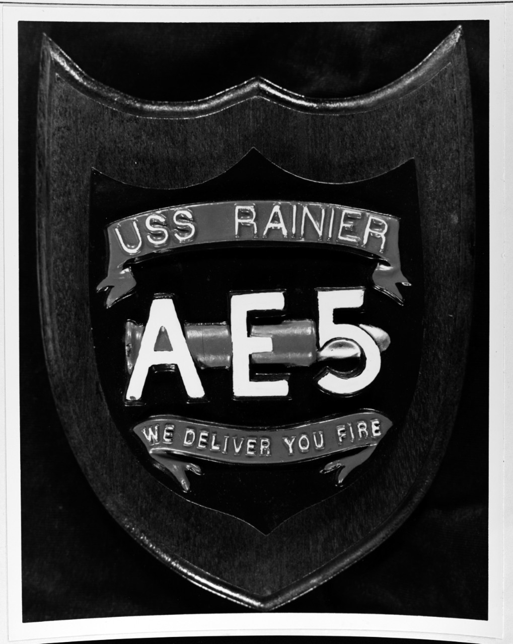 Insignia:  USS RAINIER (AE-5)