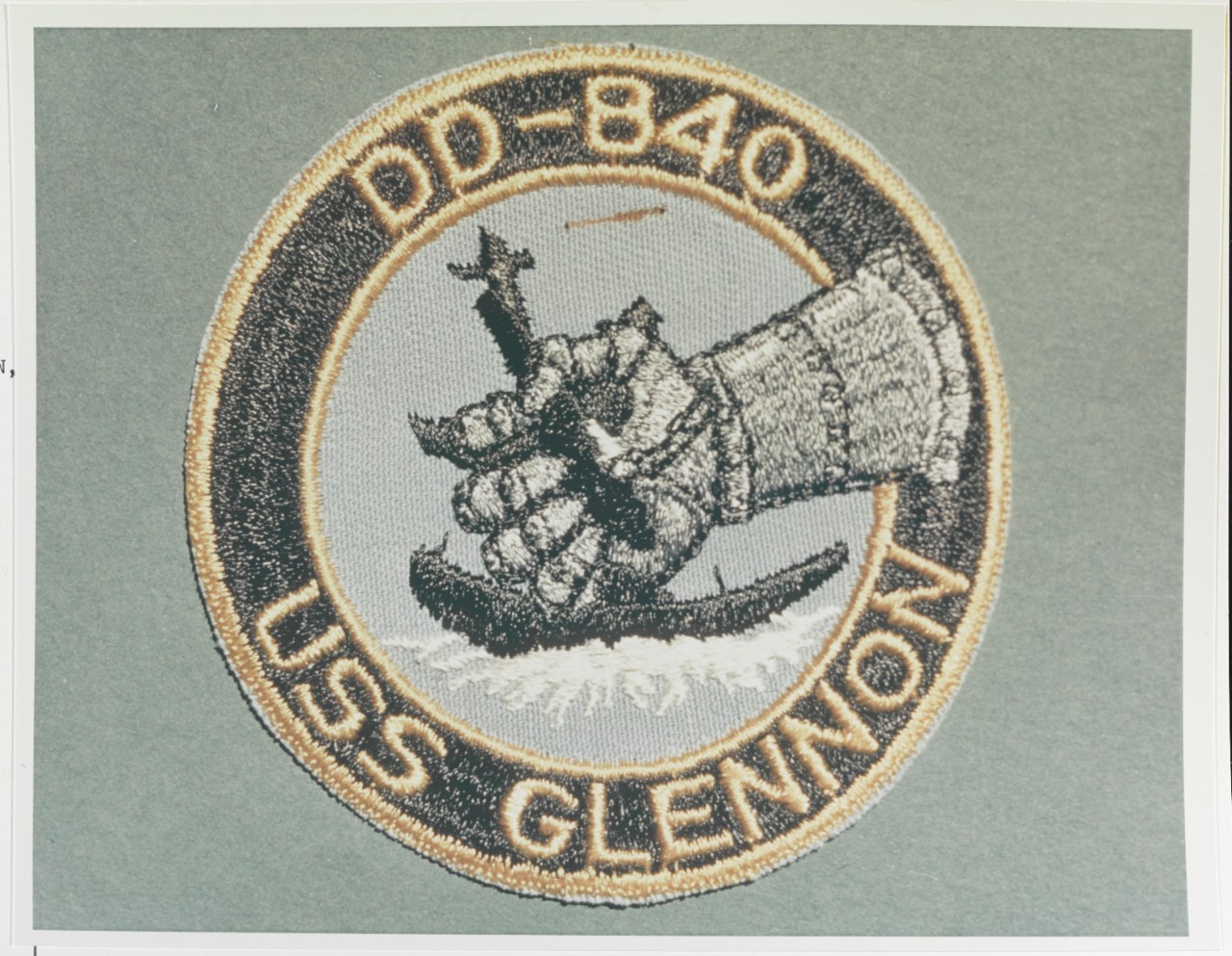 Insignia: USS GLENNON (DD-840)