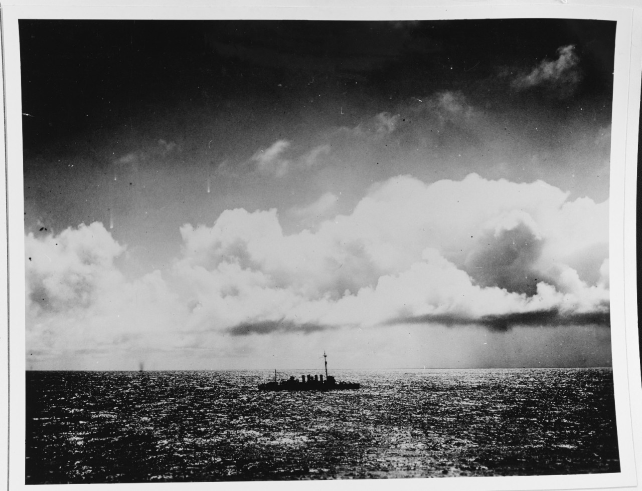 A United States Navy destroyer at sea in 1920