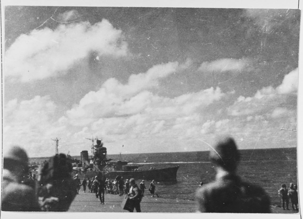 Photo #: NH 73068  Battle off Cape Engano, 25 October 1944