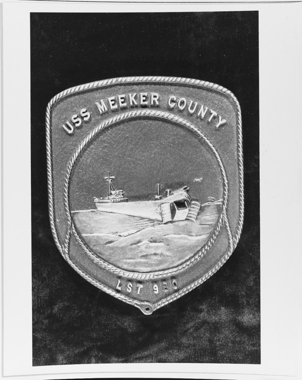 Insignia: USS MEEKER COUNTY (LST-980)
