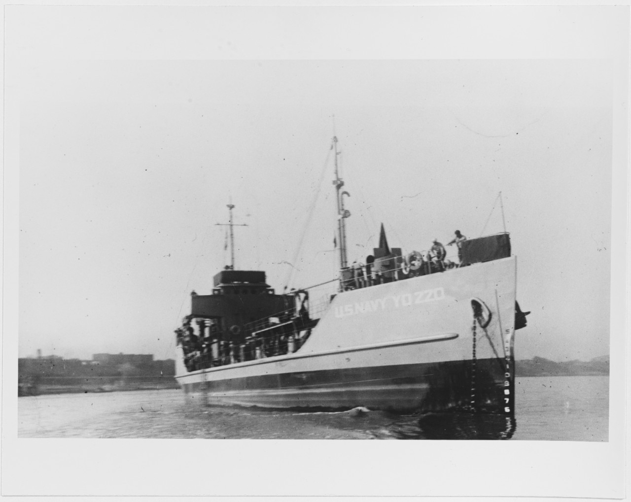 USS YO-220 off Memphis, Tennessee, on August 25, 1945