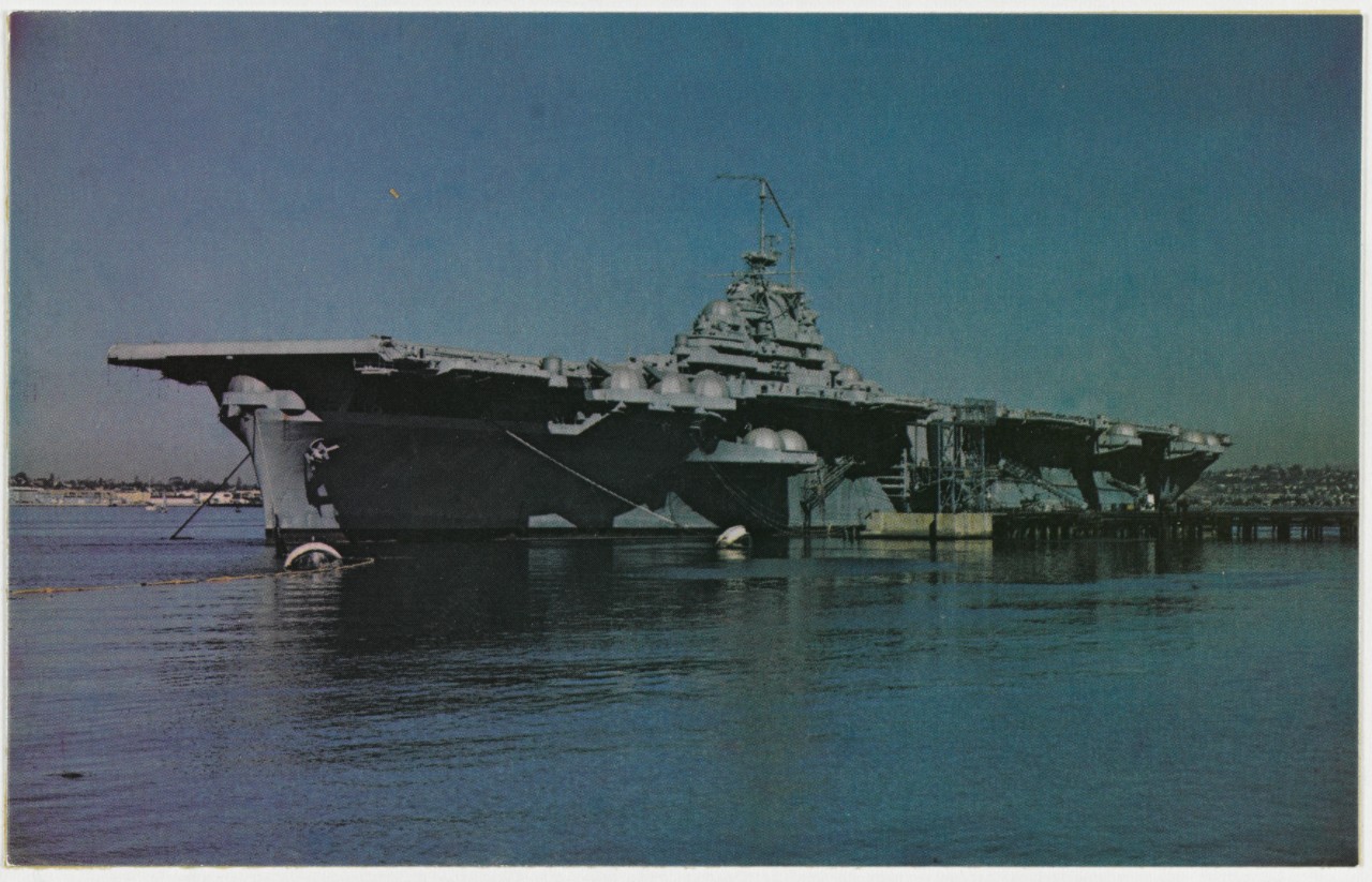 USS BUNKER HILL (AVT-8)
