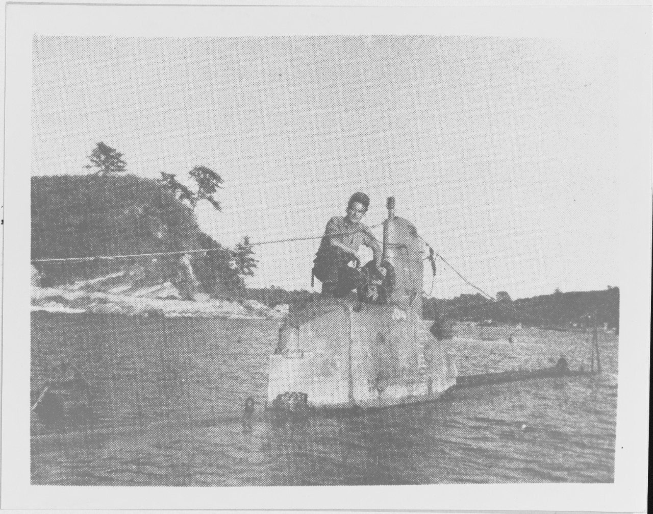 Photo #: NH 78661  Japanese &quot;Kaiyu&quot; Type Midget Submarine
