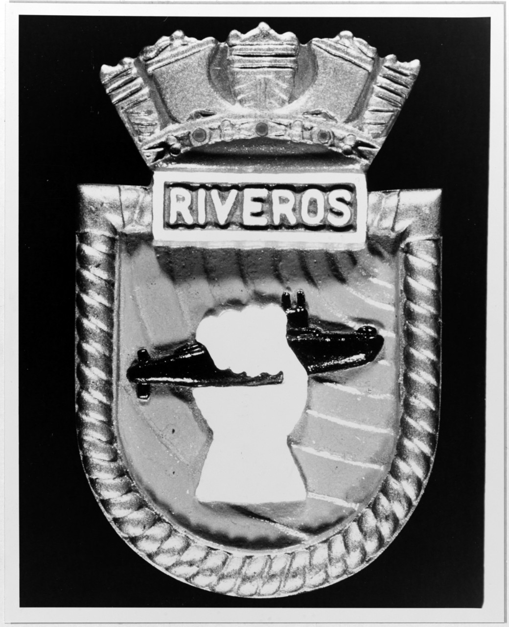 Insignia:  RIVEROS (Chilean destroyer, 1958)
