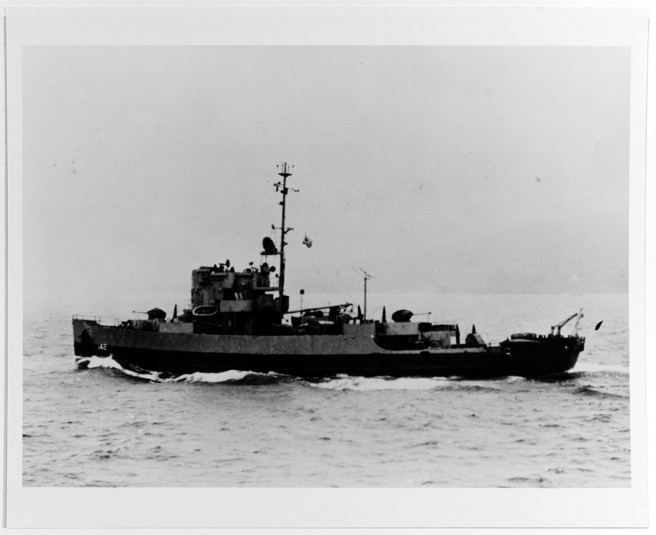 USS APEX (AM-142)