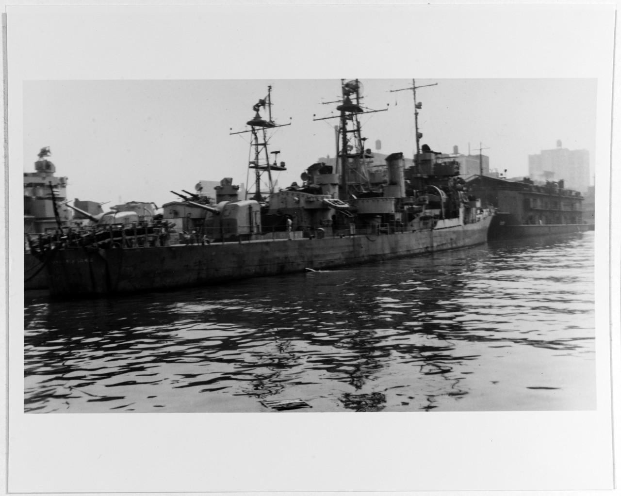 USS ALEXANDER J. LUKE (DE-557)