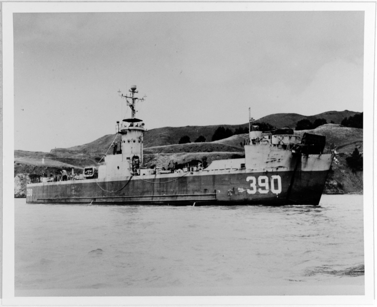 USS LSM-390