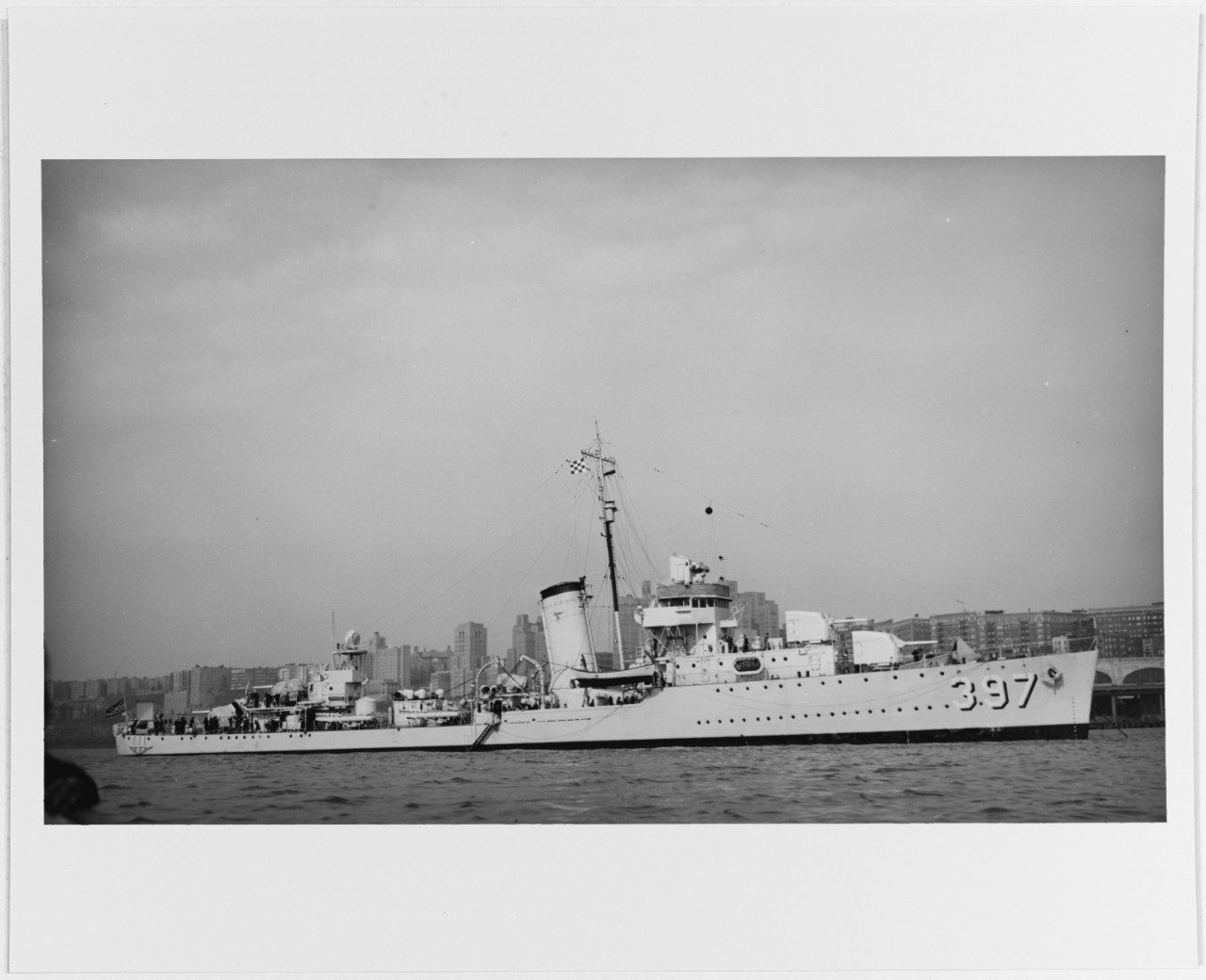Photo #: NH 81173  USS Benham (DD-397)