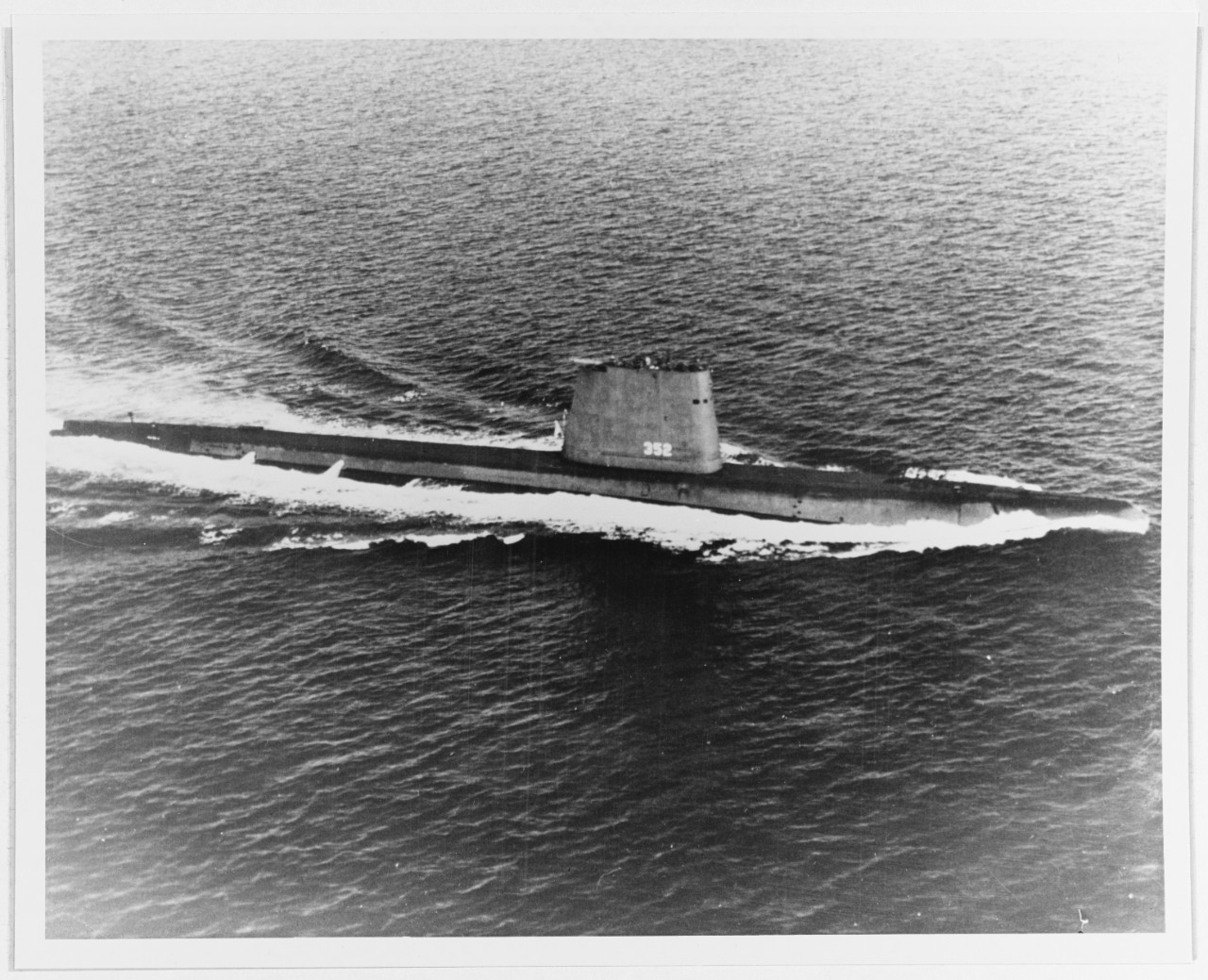 USS HALFBEAK (SS-352)