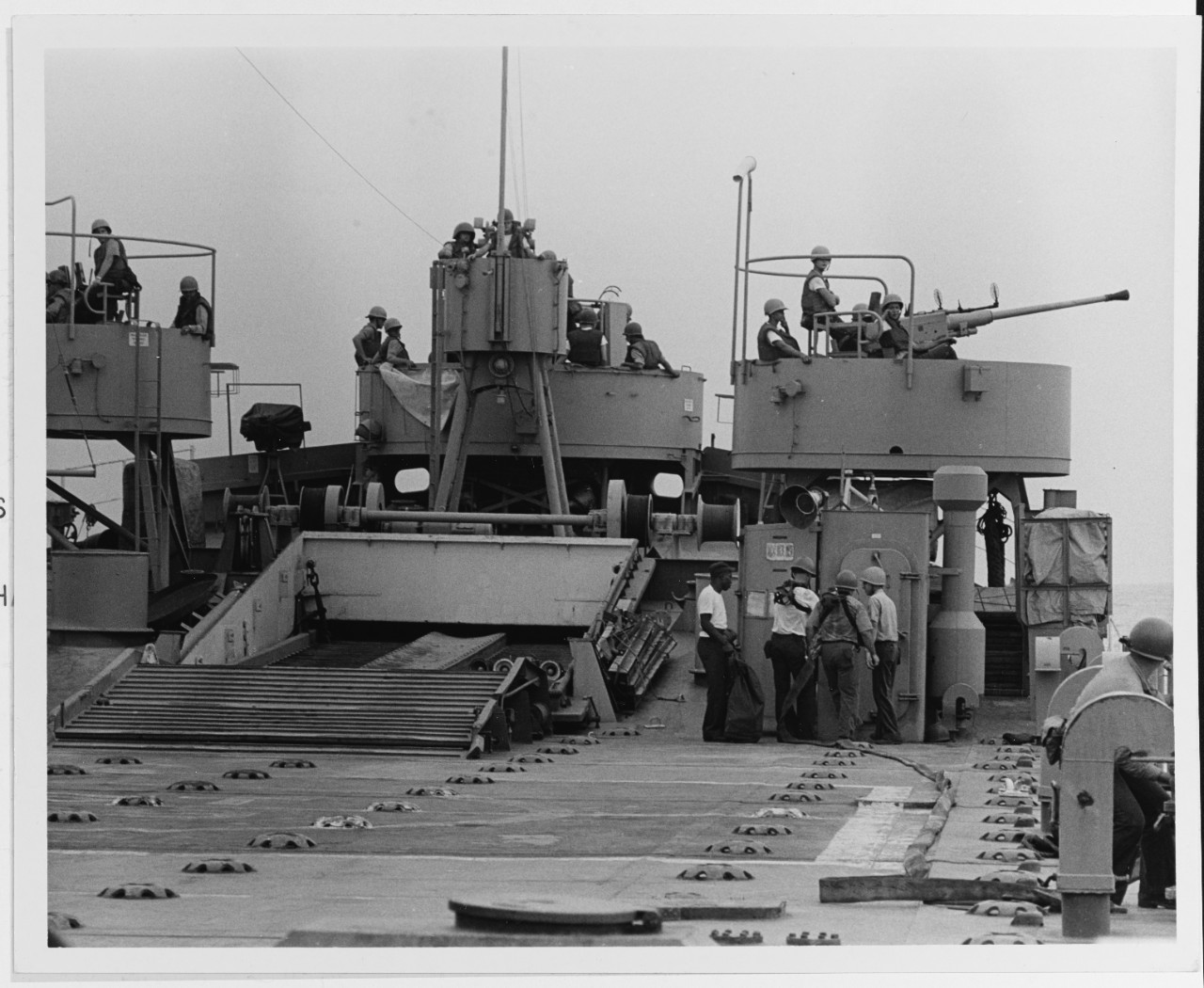 USS IREDELL COUNTY (LST-839)