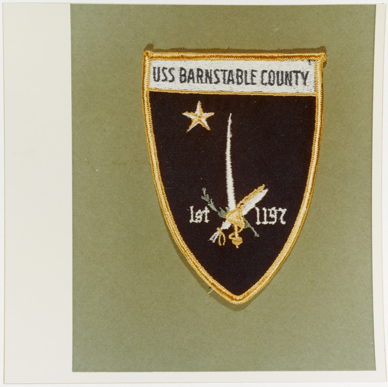 Insignia:  USS BARNSTABLE COUNTY (LST-1197)