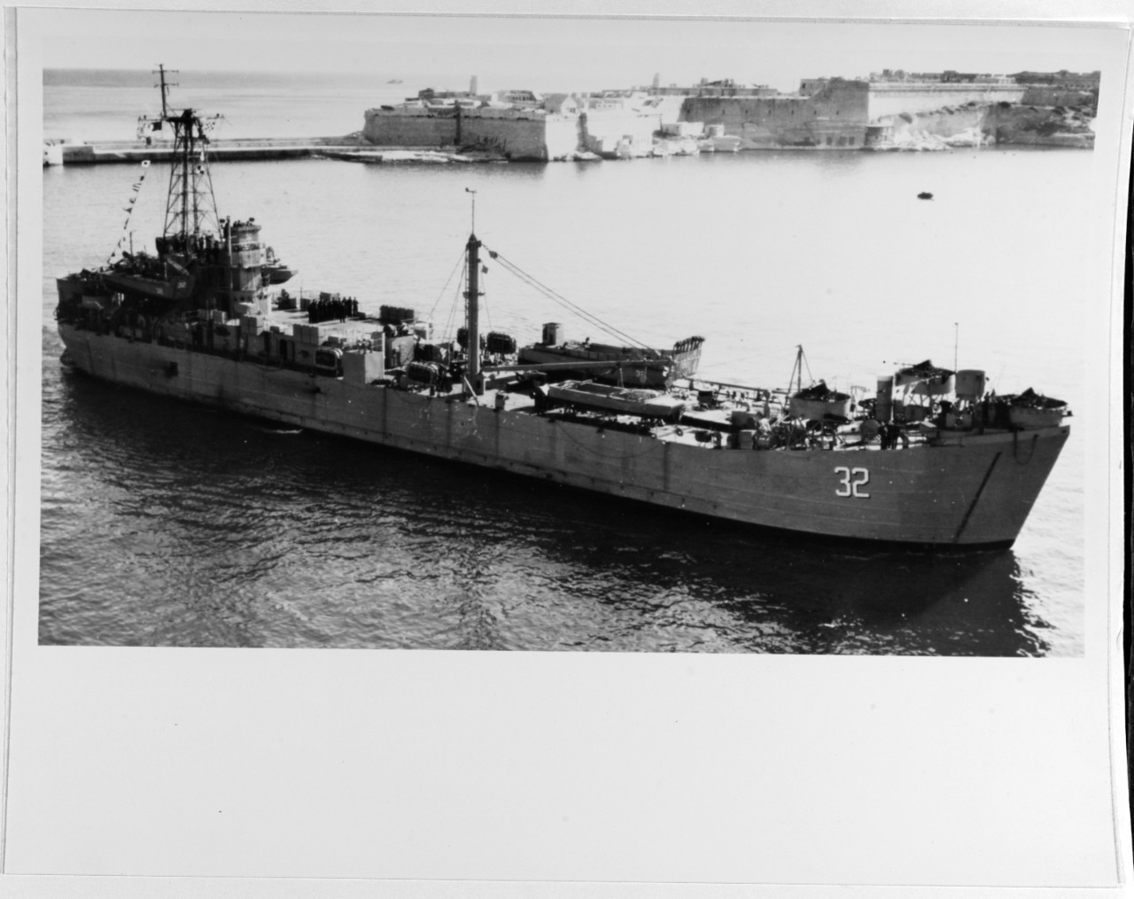 USS ALAMEDA COUNTY (LST-32, AVB-1)