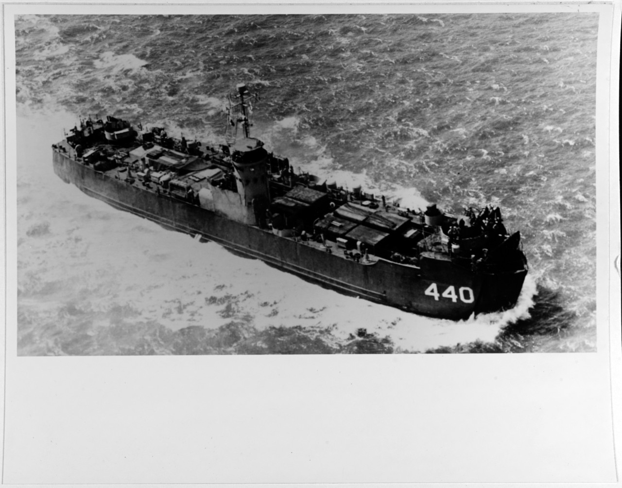 USS LSM-440