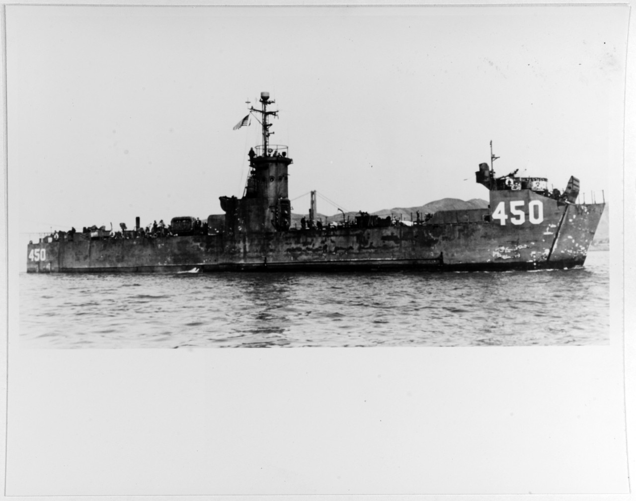 USS LSM-450