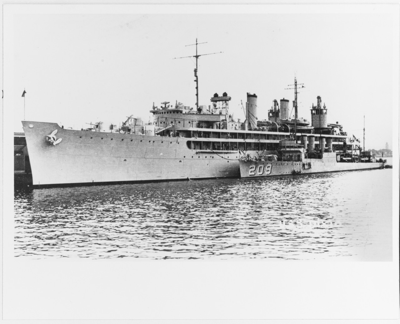 USS DIXIE (AD-14)