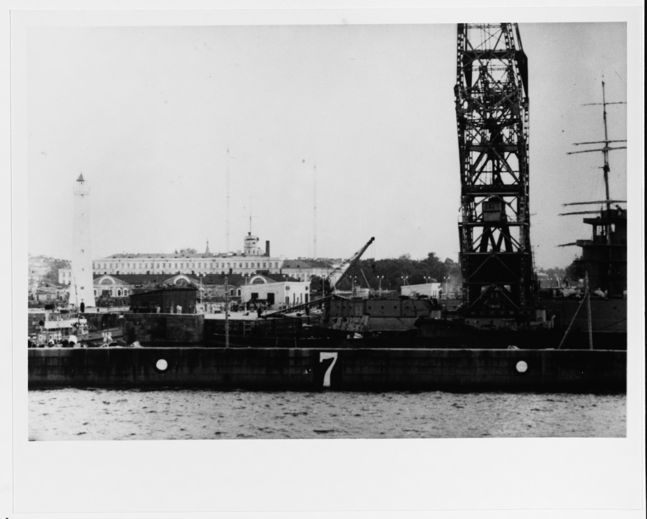 OKTYABRSKAYA REVOLUTSIYA (Soviet Battleship, 1911-1959)