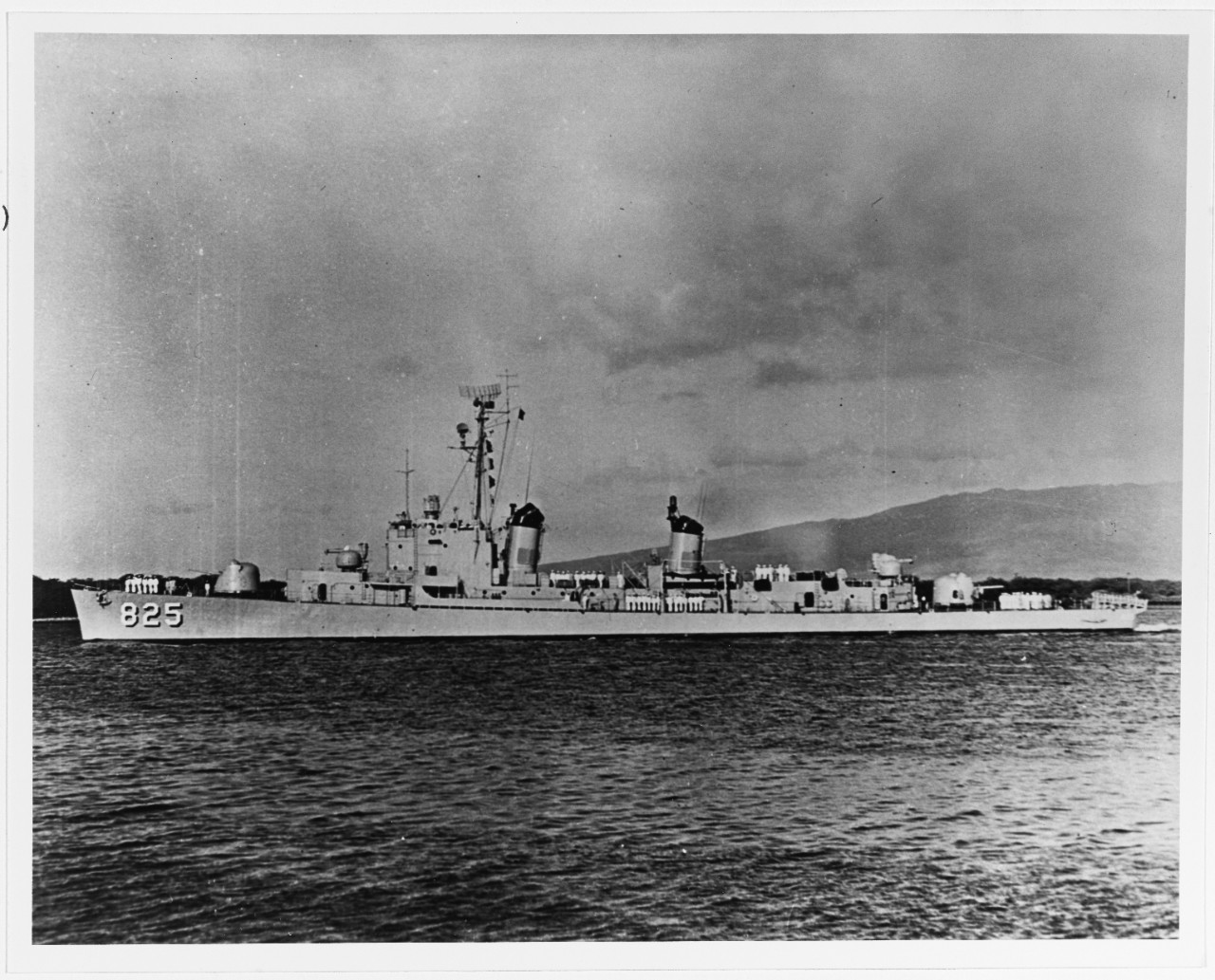 USS CARPENTER (DDE-825)