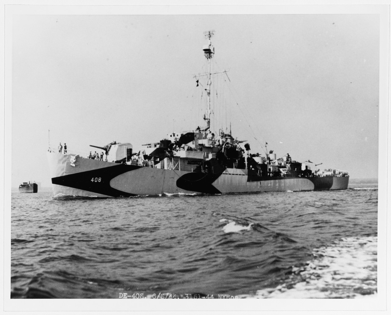 USS STRAUS (DE-408)