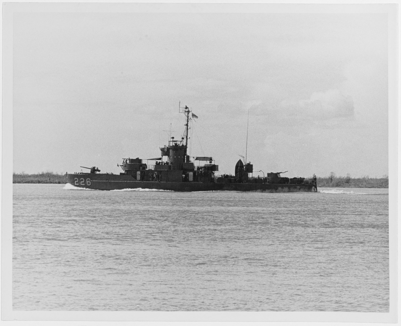 LINH KIEM (HQ-226) (South Vietnamese gunboat, ex-French ARQUEBUSE, ex-USN LCS)