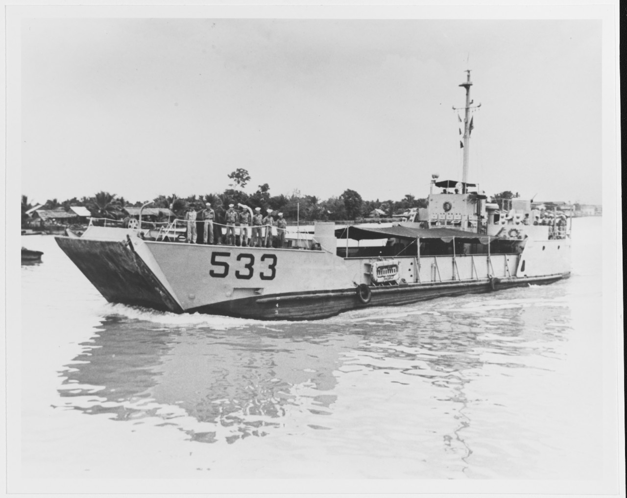 HQ-533 (South Vietnamese landing craft, ex-USS LCU-1479)