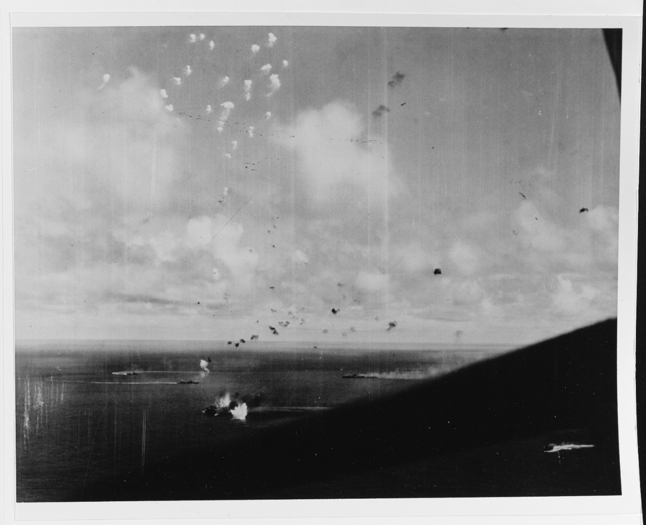 Photo #: NH 95786  Battle off Cape Engano, 25 October 1944