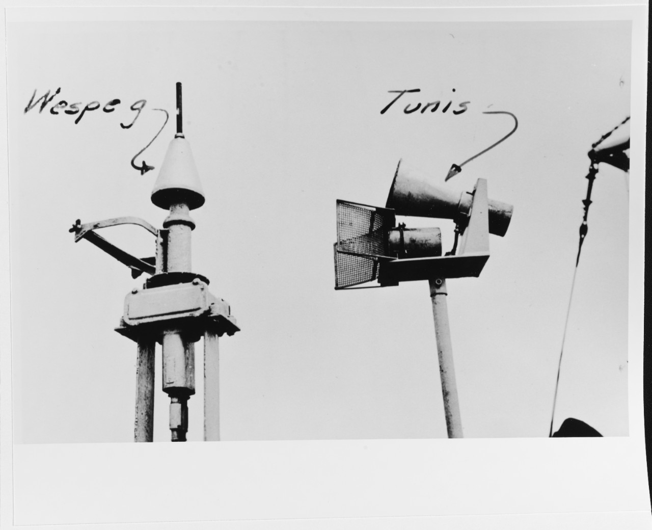 German FuME 42 ("Wespeg") IFF, and FuMB 26 ("Tunis") search receiver antennas