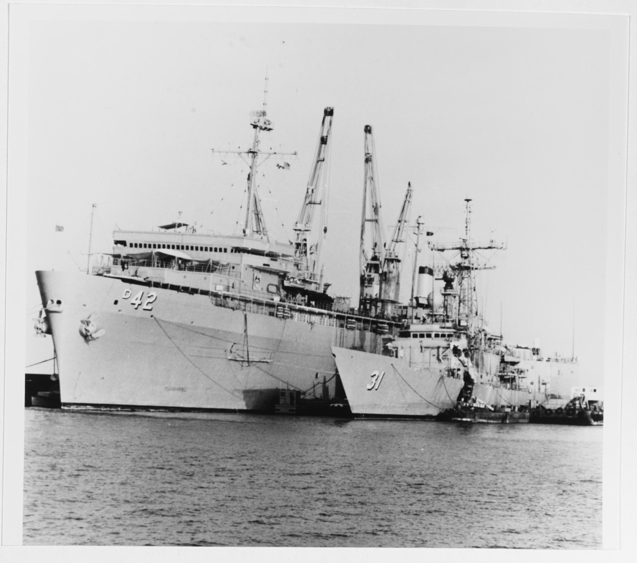 USS ACADIA (AD-42)