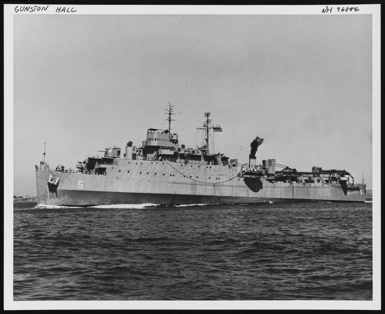 Photo #: NH 96886  USS Gunston Hall (LSD-5)