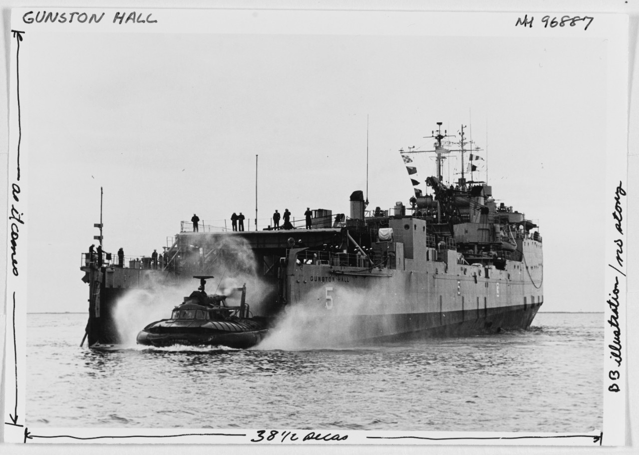 Photo #: NH 96887  USS Gunston Hall (LSD-5)