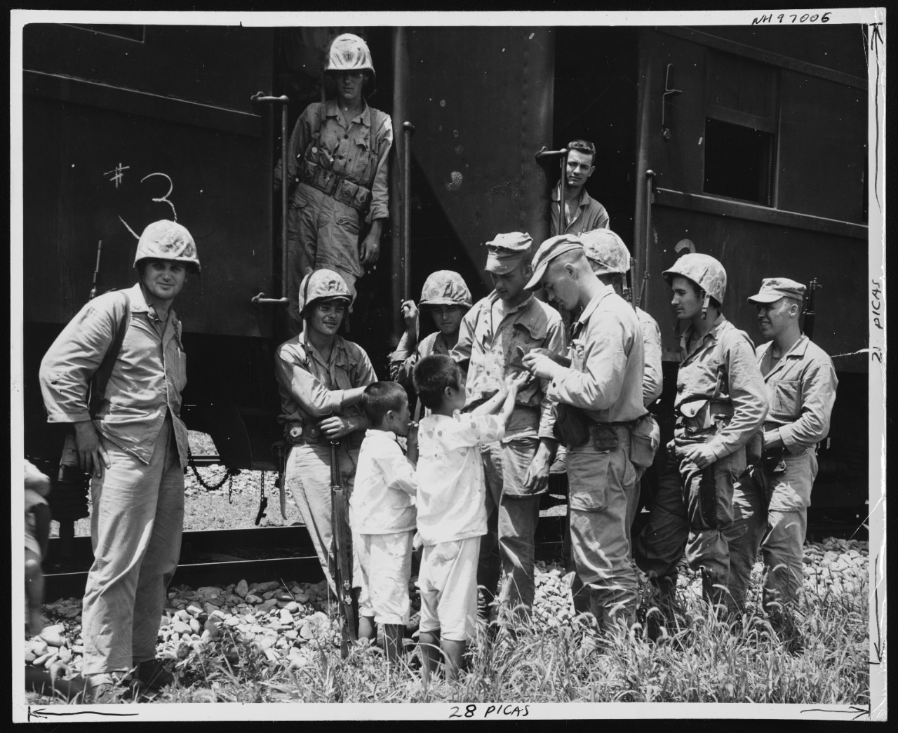Photo #: NH 97006  Marines in Korea, circa August 1950